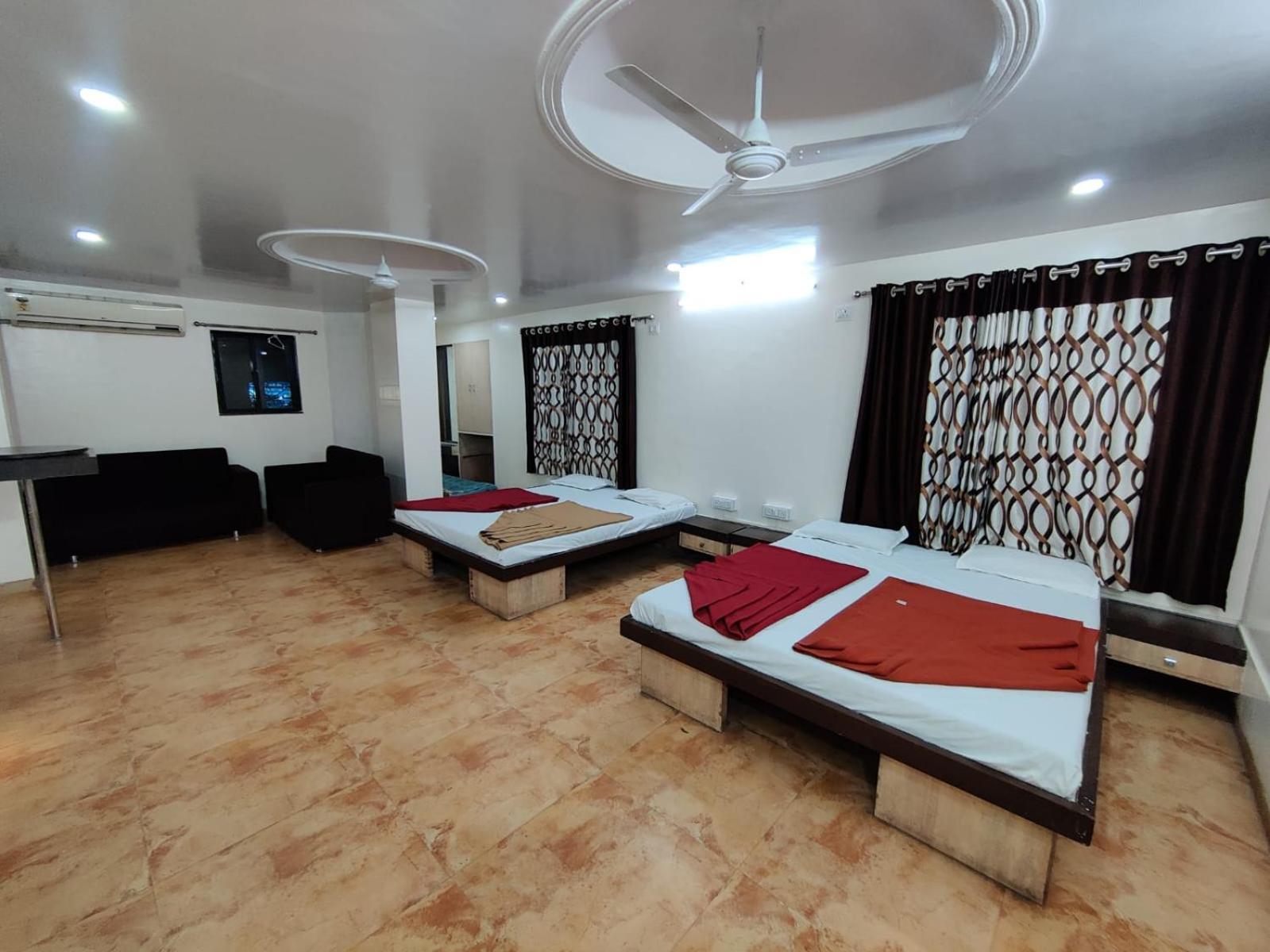 Sai Anand Hotel Nashik Exterior photo